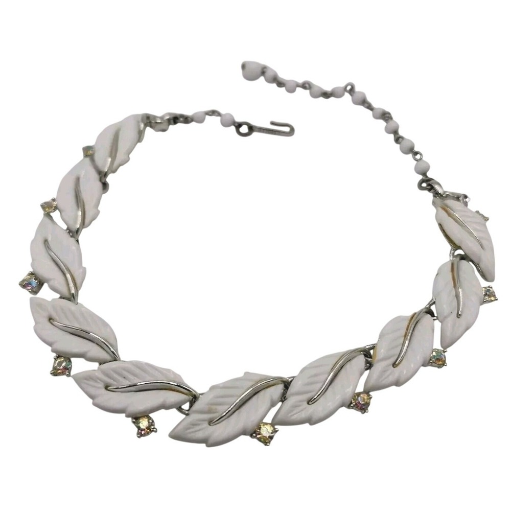 Lisner White Lucite Leaf Aurora Borealis Rhinestone Silver Tone Vintage Choker